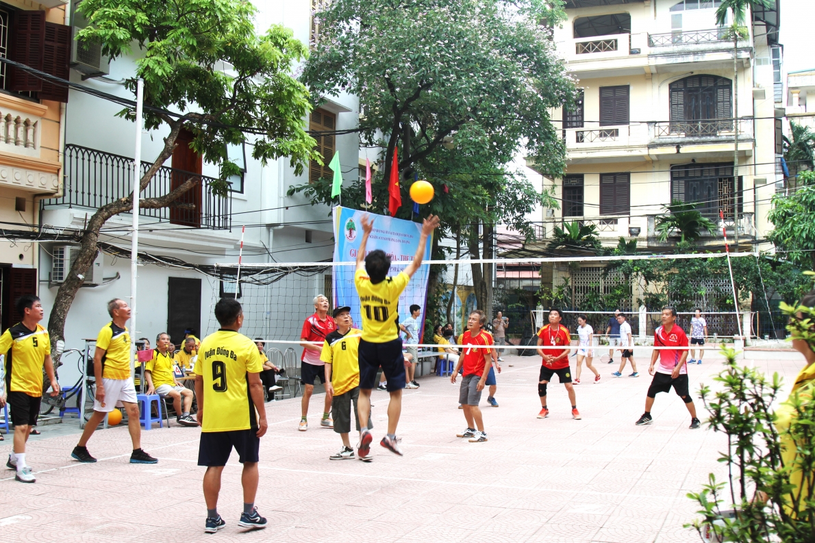 Giao lưu bóng chuyền hơi nam