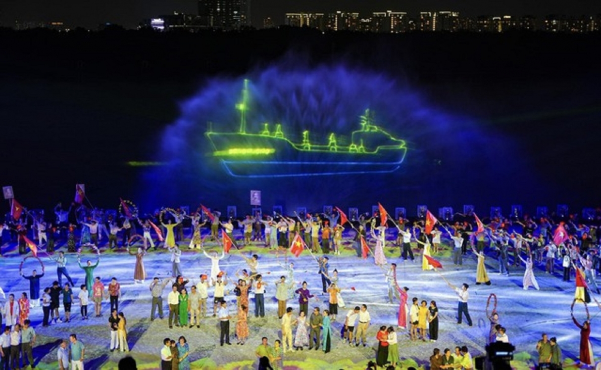 Hơn 300 sinh viên Trường Cao đẳng Du lịch Sài Gòn góp mặt tại đại nhạc kịch “Chuyến tàu huyền thoại”