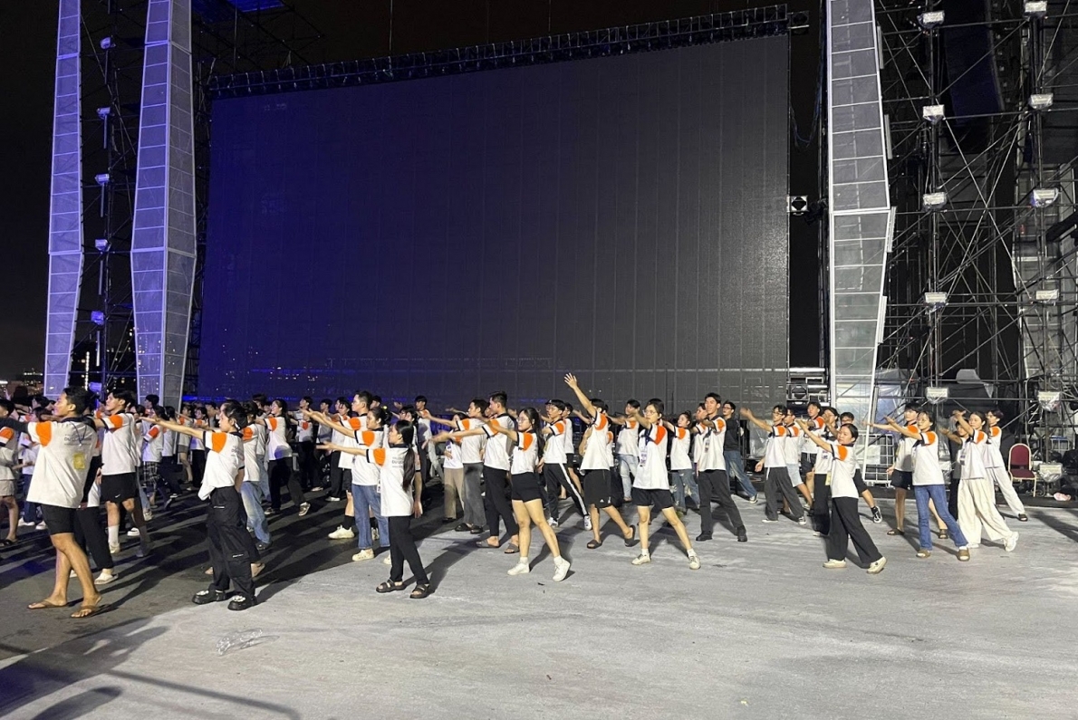 Hơn 300 sinh viên Trường Cao đẳng Du lịch Sài Gòn góp mặt tại đại nhạc kịch “Chuyến tàu huyền thoại”