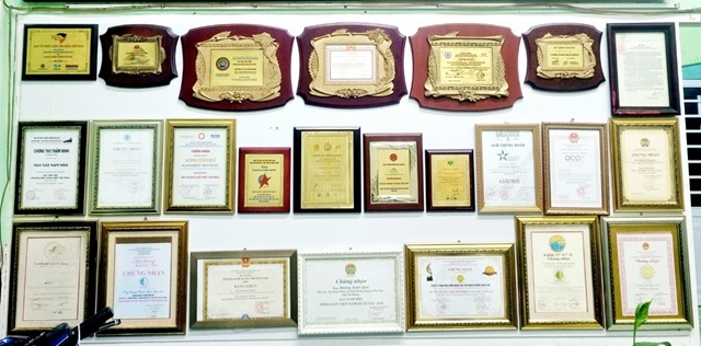 Ông  Dương Xuân Quả được rất nhiều Bằng khen, kỷ niệm chương của các Bộ, ban, ngành Trung ương và địa phương khen thưởng.  