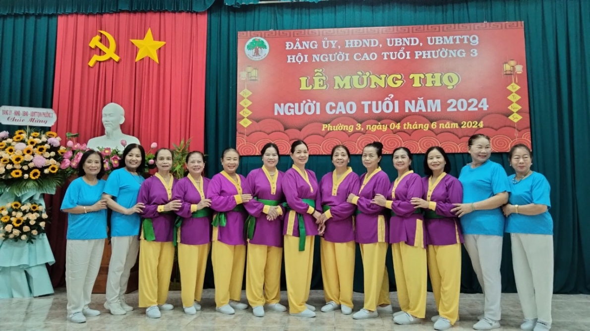 Tổ chức chúc mừng thọ 244 NCT nhân kỉ niệm 83 năm ngày Truyền thống NCT Việt Nam