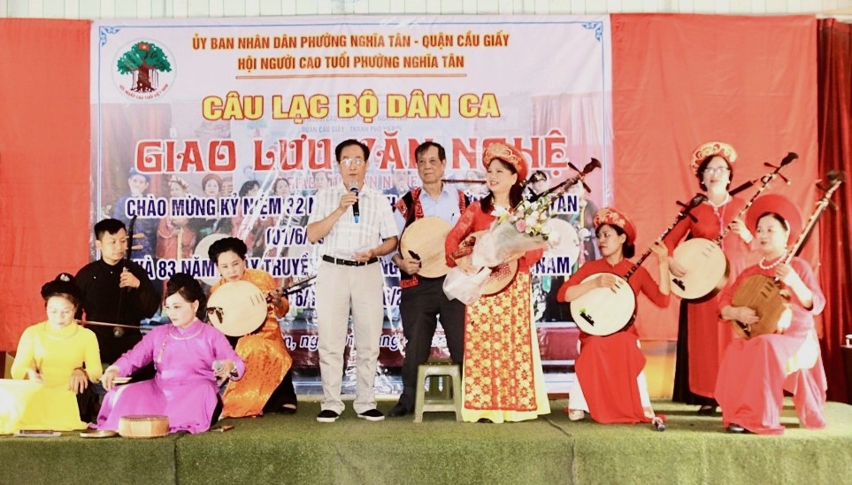 Giao lưu CLB Dân ca phường Nghĩa Tân, quận Cầu Giấy, TP Hà Nội chào mừng Ngày truyền thống NCT, Ngày NCT Việt Nam (6-6)