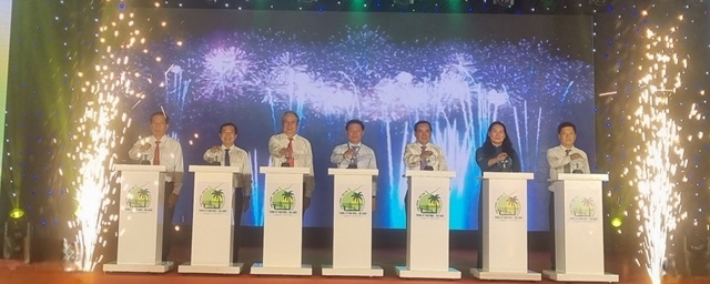 Lãnh đạo tỉnh và huyện Châu Thành thực hiện nghi thức khai mạc Tuần lễ Văn hóa - Du lịch huyện Châu Thành, lần 2 - năm 2024.