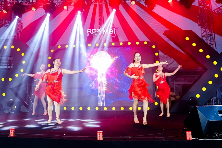 Tiết mục của CLB ROXydance ra đời từ phong trào rèn luyện sức khỏe trong tập đoàn biểu diễn tiết mục mở màn 