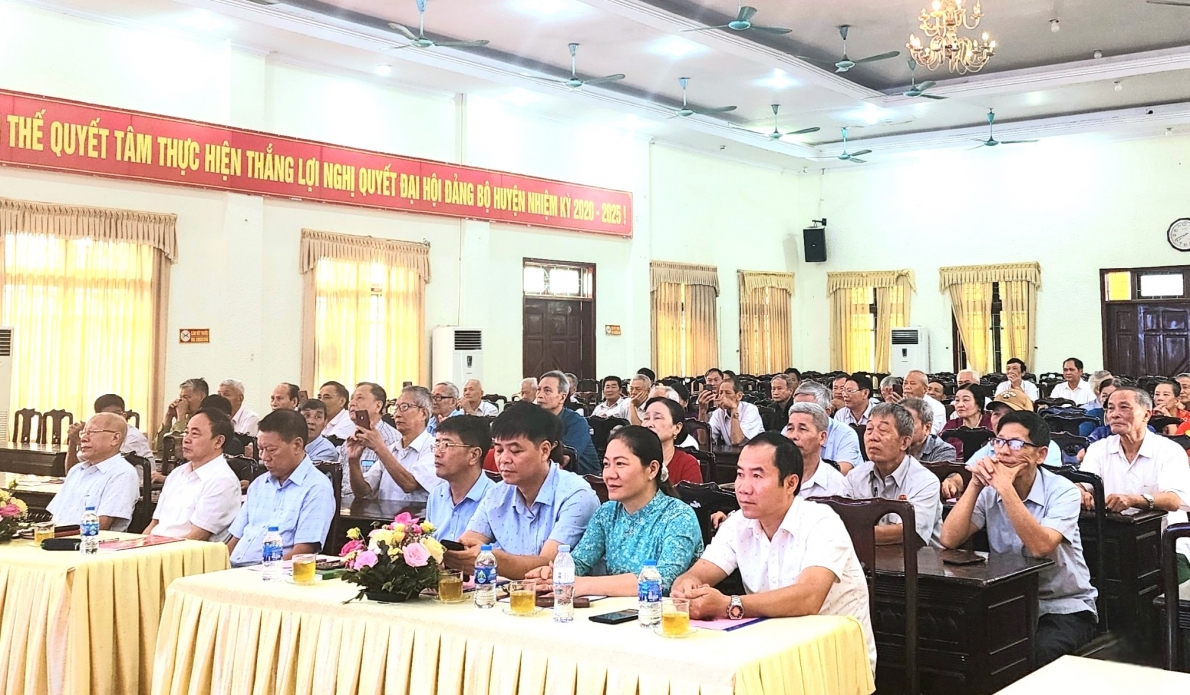 Các đại biểu tham dự Hội nghị biểu dương NCT tiêu biểu xây dựng hệ thống chính trị cơ sở huyện Yên Thế, tỉnh Bắc Giang