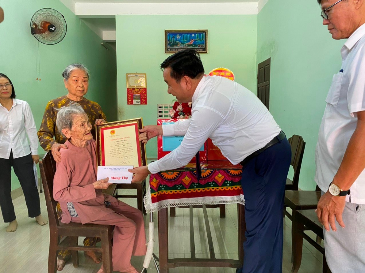 Sôi nổi các hoạt động Ngày truyền thống NCT, Ngày NCT Việt Nam (6/6)