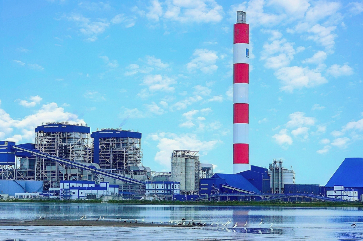 Petrovietnam tiếp tục duy trì tăng trưởng khi giá dầu giảm mạnh