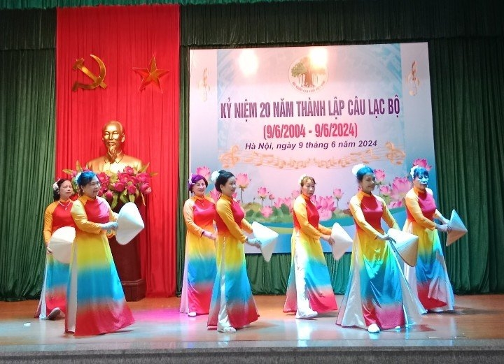 Vang mãi tiếng hát người cao tuổi