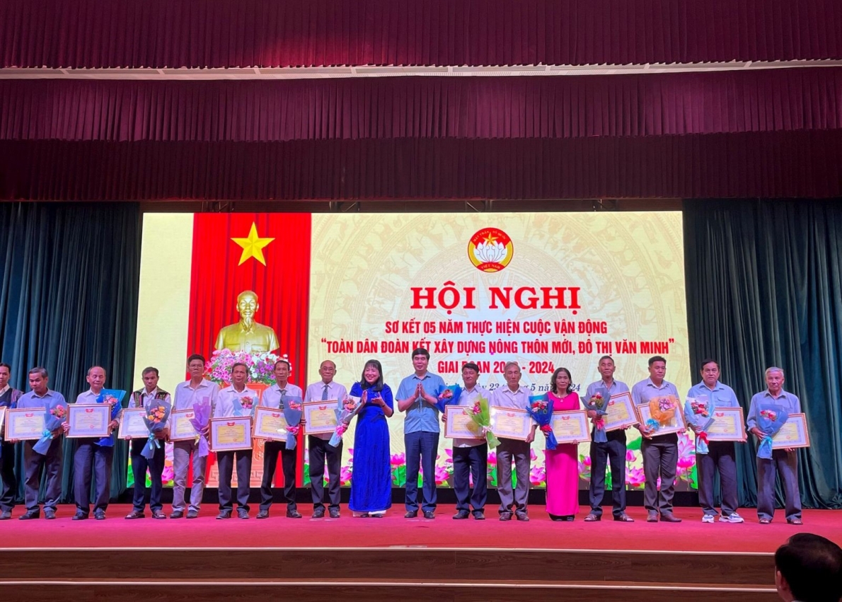 Bình Định: Lão nông điền tận tụy với công tác dân vận