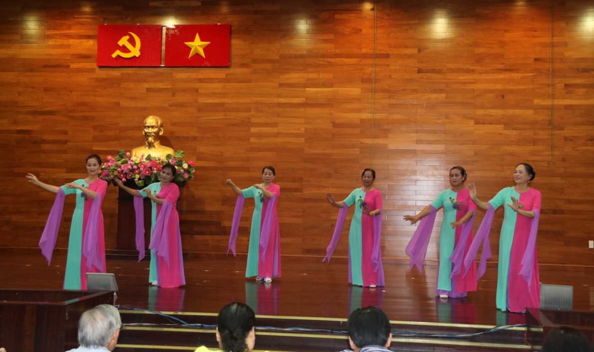 Họp mặt kỷ niệm 83 năm Ngày truyền thống NCT Việt Nam