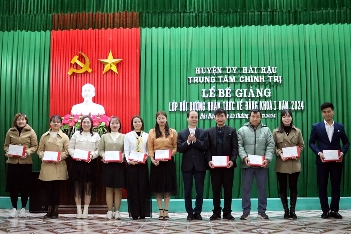 Bồi dưỡng lý tưởng cách mạng, đạo đức, lối sống văn hóa cho thế hệ trẻ