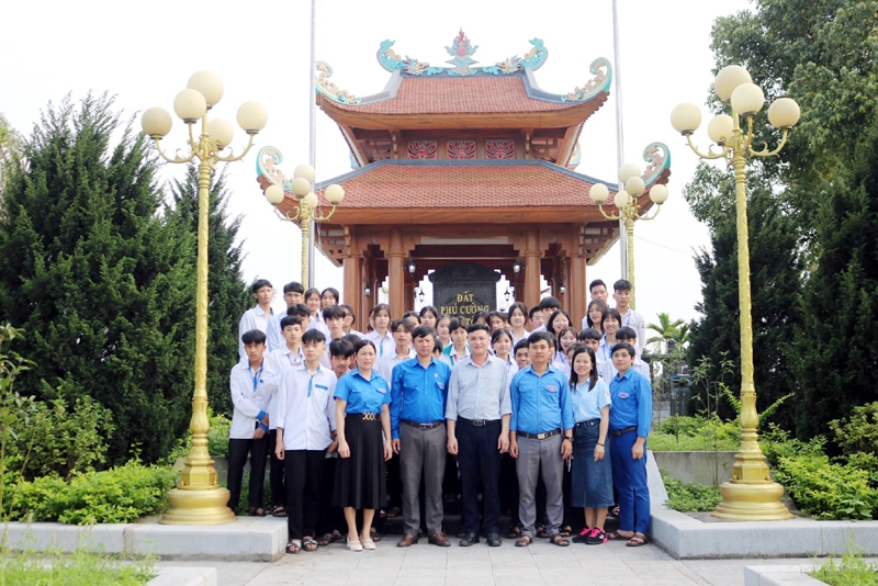 Bồi dưỡng lý tưởng cách mạng, đạo đức, lối sống văn hóa cho thế hệ trẻ