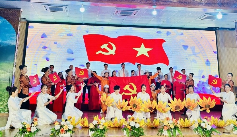 Tiết mục văn nghệ tại buổi giao lưu