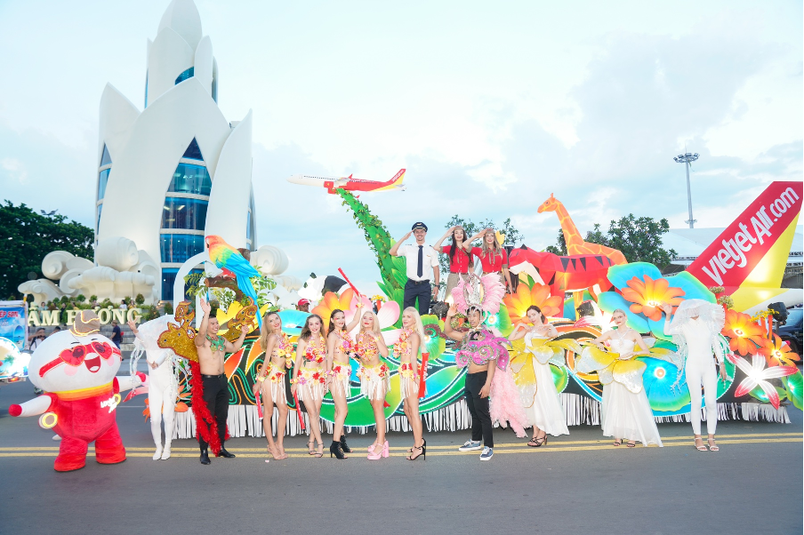 Sự trẻ trung, năng động của Vietjet không chỉ mang tới những chuyến bay mùa hè vui tươi mà còn hoà cùng rất nhiều lễ hội khắp thế giới
