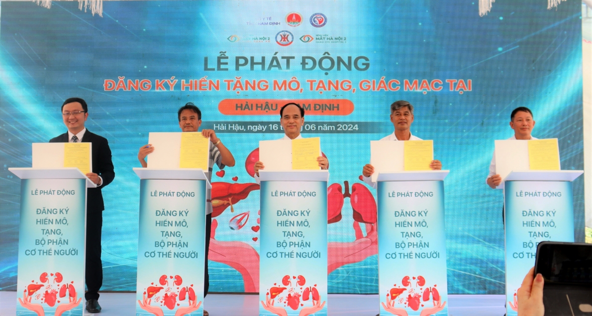 Nam Định: Tổ chức khám bệnh miễn phí và vận động đăng ký hiến tặng mô tạng, giác mạc tại xã Hải Phúc