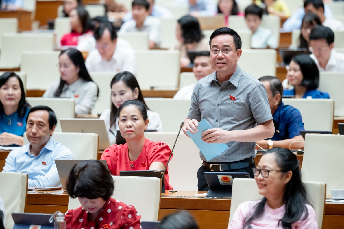 Bộ trưởng Nguyễn Văn Hùng trả lời về chủ trương đầu tư Chương trình mục tiêu quốc gia về phát triển văn hóa giai đoạn 2025 – 2035