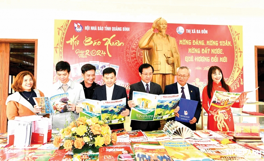 Xây dựng cơ quan báo chí văn hoá và văn hoá của người làm báo