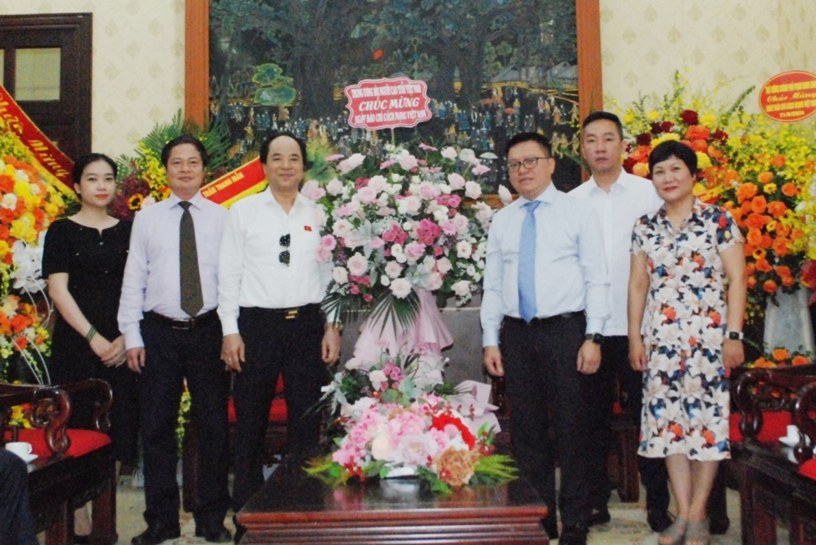 Nâng cao chất lượng thông tin, xứng đáng là tiếng nói, diễn đàn tin cậy của Nhân dân