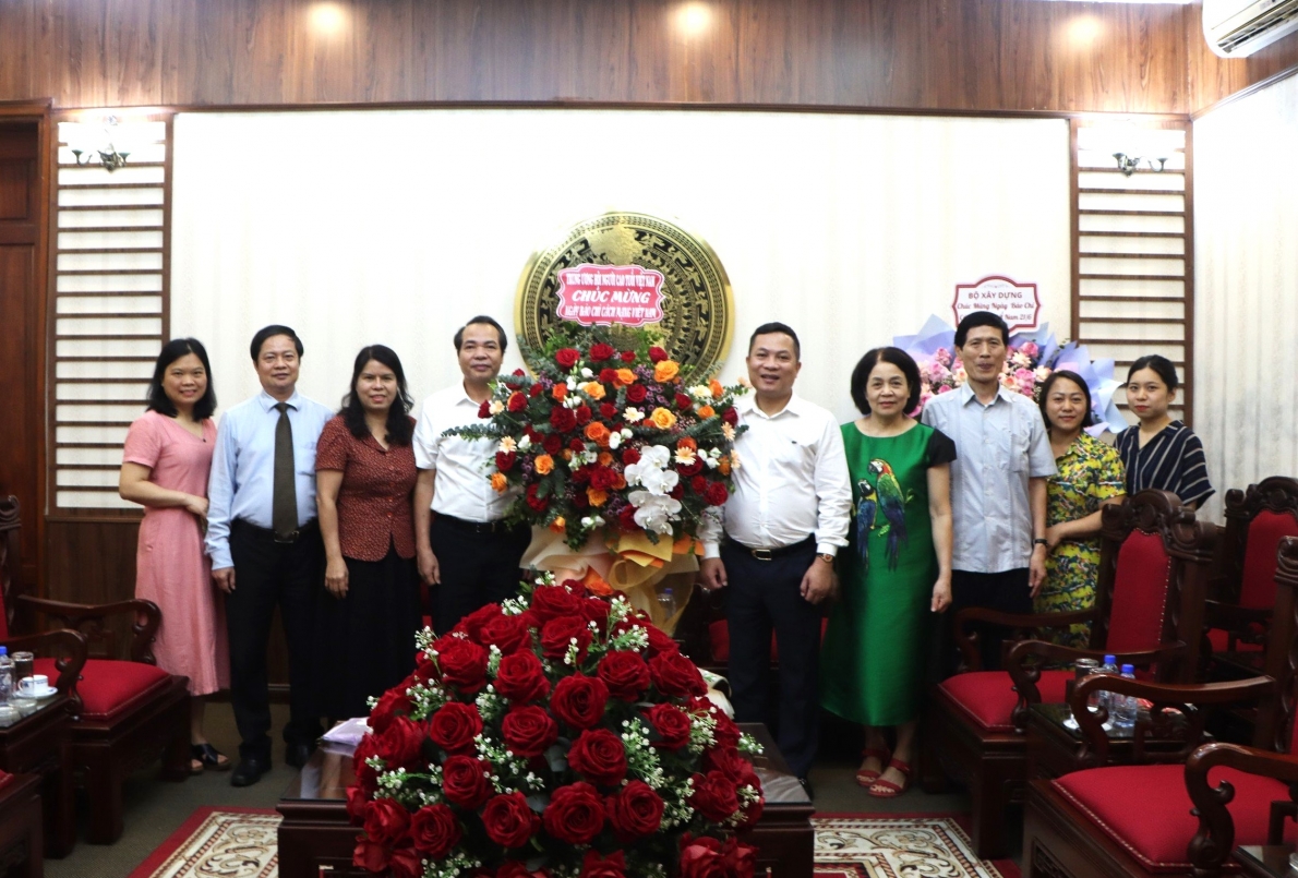 Nâng cao chất lượng thông tin, xứng đáng là tiếng nói, diễn đàn tin cậy của Nhân dân