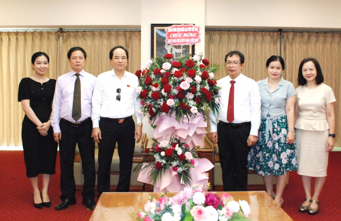 Nâng cao chất lượng thông tin, xứng đáng là tiếng nói, diễn đàn tin cậy của Nhân dân