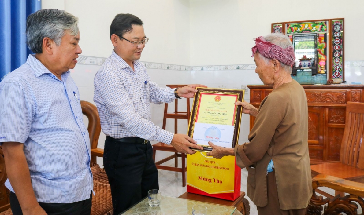 Bình Định chung tay bảo vệ, chăm sóc và phát huy vai trò NCT