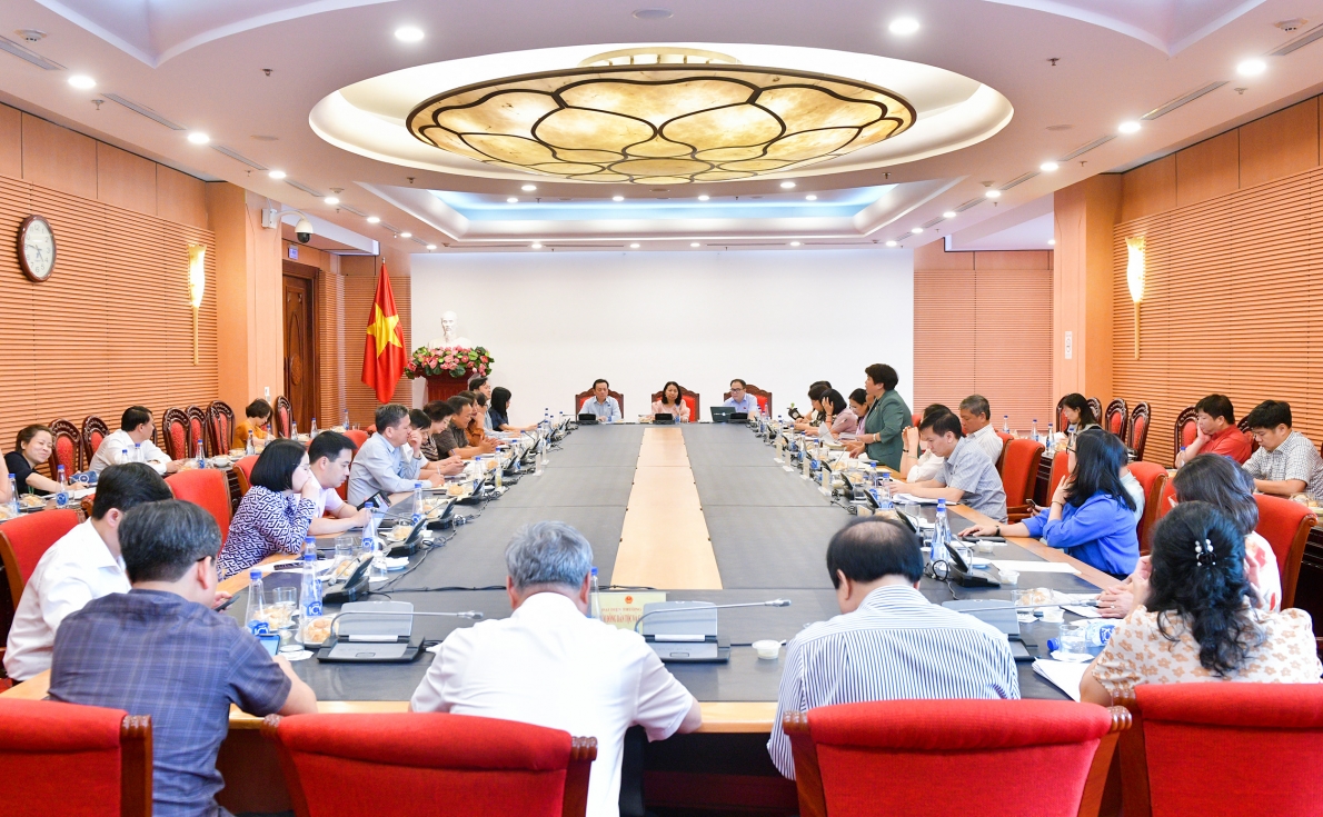 Các đại biểu tham dự phiên họp