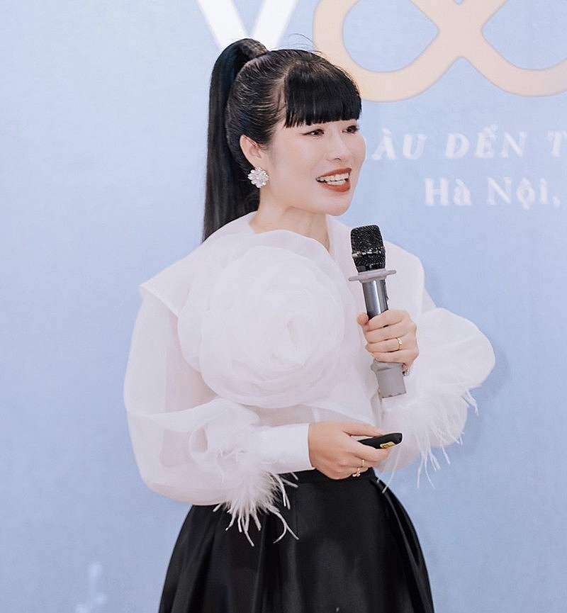 MC Thi Thảo ra mắt cuốn sách "Từ 0 đến vô cùng"