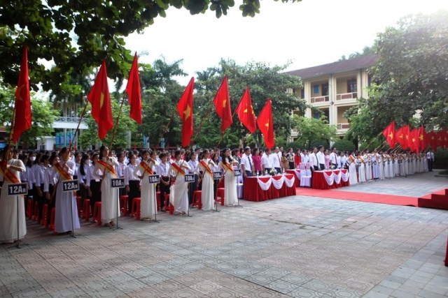 Trường THPT Lang Chánh luôn nỗ lực phấn đấu để đạt kết quả xuất sắc về nhiều mặt