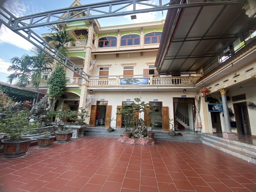 Phòng chẩn trị Y học cổ truyền Đức Tùng của lương y Lê Đức Vọng được đầu tư hiện đại, có chỗ ở nội trú cho người bệnh Phòng chẩn trị Y học cổ truyền Đức Tùng của lương y Lê Đức Vọng được đầu tư hiện đại, có chỗ ở nội trú cho người bệnh