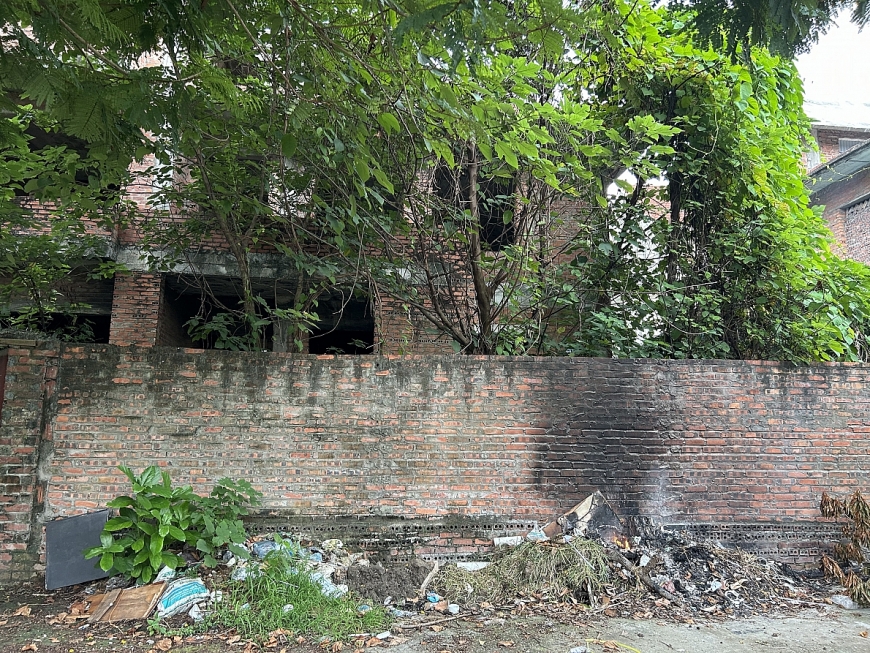 Hà Nội: Loạt biệt thự bỏ hoang ở Khu đô thị mới Cầu Bươu