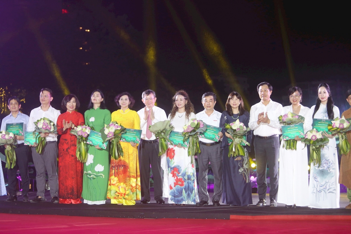 Hoành tráng, hấp dẫn và ấn tượng, phát huy giá trị của Sen