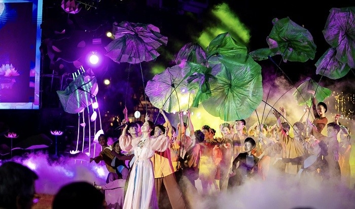 Hoành tráng, hấp dẫn và ấn tượng, phát huy giá trị của Sen