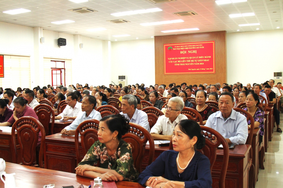 Hơn 220 cán bộ Hội NCT và Ban Chủ nhiệm 150 CLB LTHTGN tham gia lớp tập huấn