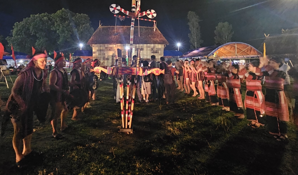 Tỉnh Bình Định: Bảo tồn để nhịp điệu cồng chiêng mãi ngân vang