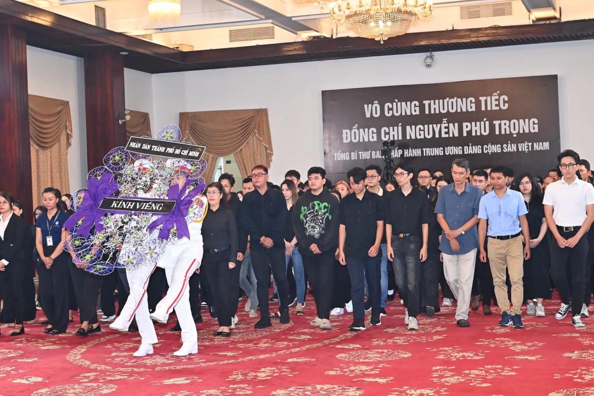 Hội NCT TP Hồ Chí Minh kính viếng Tổng Bí thư Nguyễn Phú Trọng