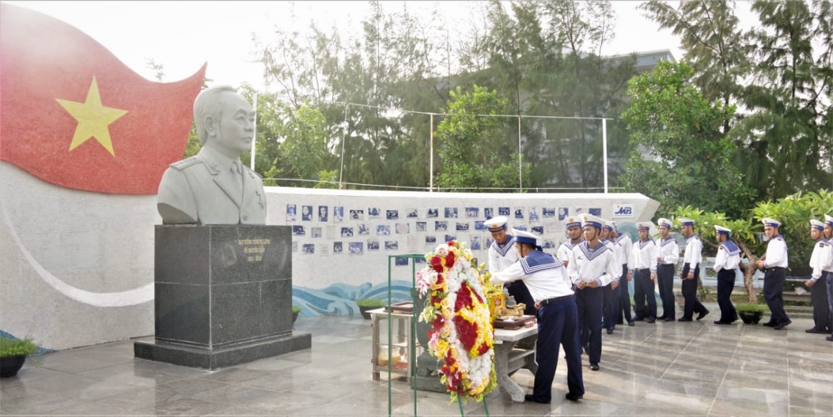 Lữ đoàn 146 Vùng 4 Hải quân tổ chức tốt các hoạt động đền ơn đáp nghĩa