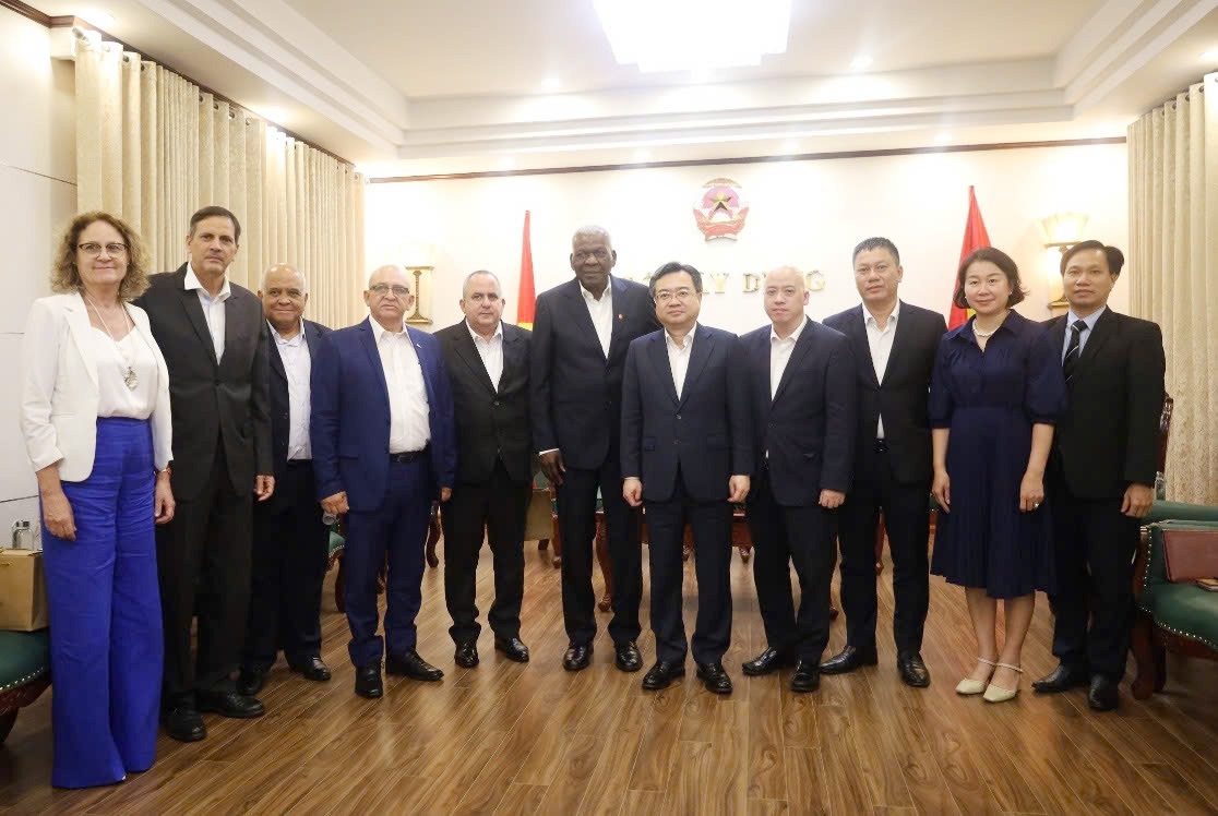 Chủ tịch Quốc hội Cuba thăm và làm việc với Bộ Xây dựng Việt Nam