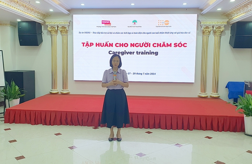 Tập huấn cho tình nguyện viên, quản lý ca chăm sóc NCT tại cộng đồng ở Thanh Hóa