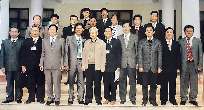 Chủ tịch Quốc hội Nguyễn Phú Trọng tại buồi về thăm, làm việc với tỉnh Quảng Bình năm 2010