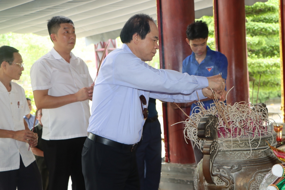 Hành trình “về nguồn” nhân kỉ niệm Ngày Thương binh - Liệt sĩ (27/7)