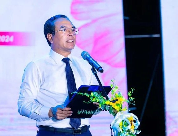 Tổ chức chương trình nghệ thuật 'Hòa nhịp yêu thương - Nụ cười nhân ái'