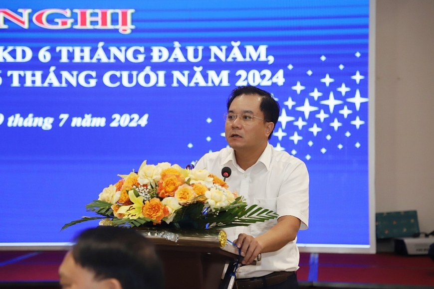 Ông Trần Đức Sơn- Phó Bí thư Đảng ủy- Phó Giám đốc Công ty phát biểu tại Hội nghị