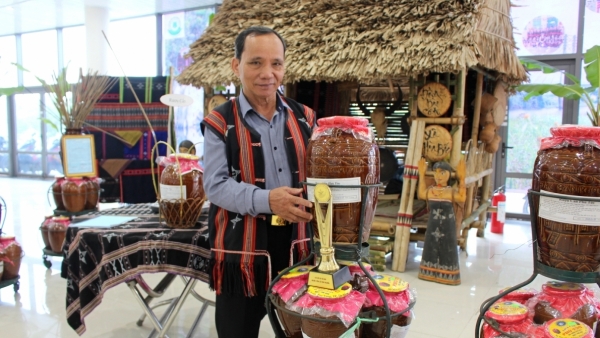 Người nặng lòng với  “rượu cần Phú Túc”