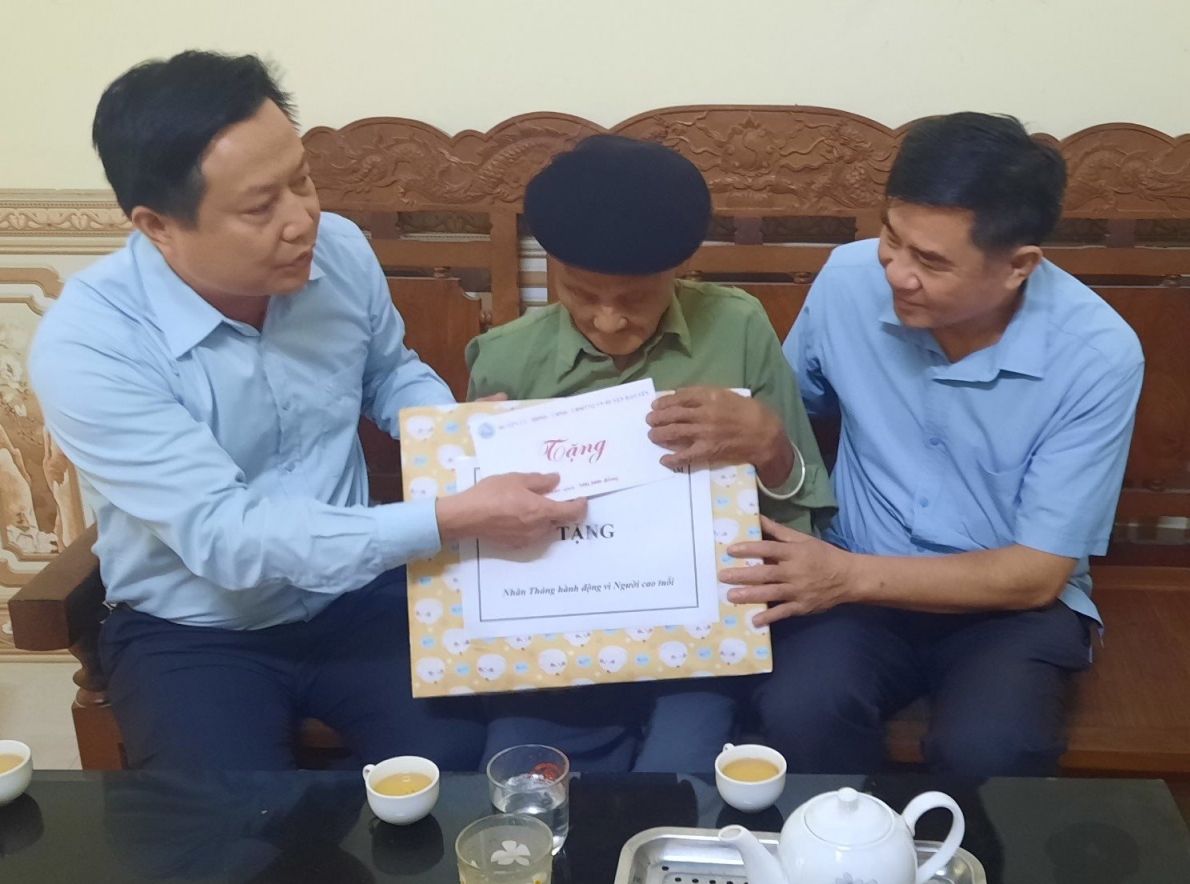 Nhiều hoạt động thiết thực chăm sóc người cao tuổi