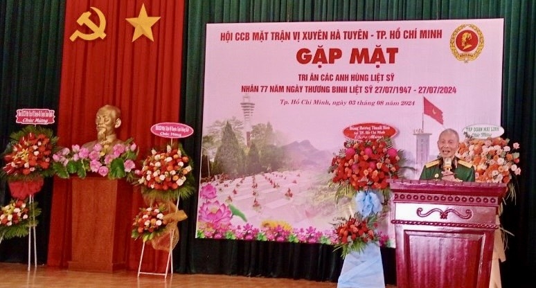 Thiếu tướng Nguyễn Đức Huy - Nguyên Tham mưu trưởng mặt trận, Trưởng ban Liên lạc Danh dự  toàn quốc Cựu chiến binh Mặt trận Vị Xuyên - Hà Tuyên phát biểu.