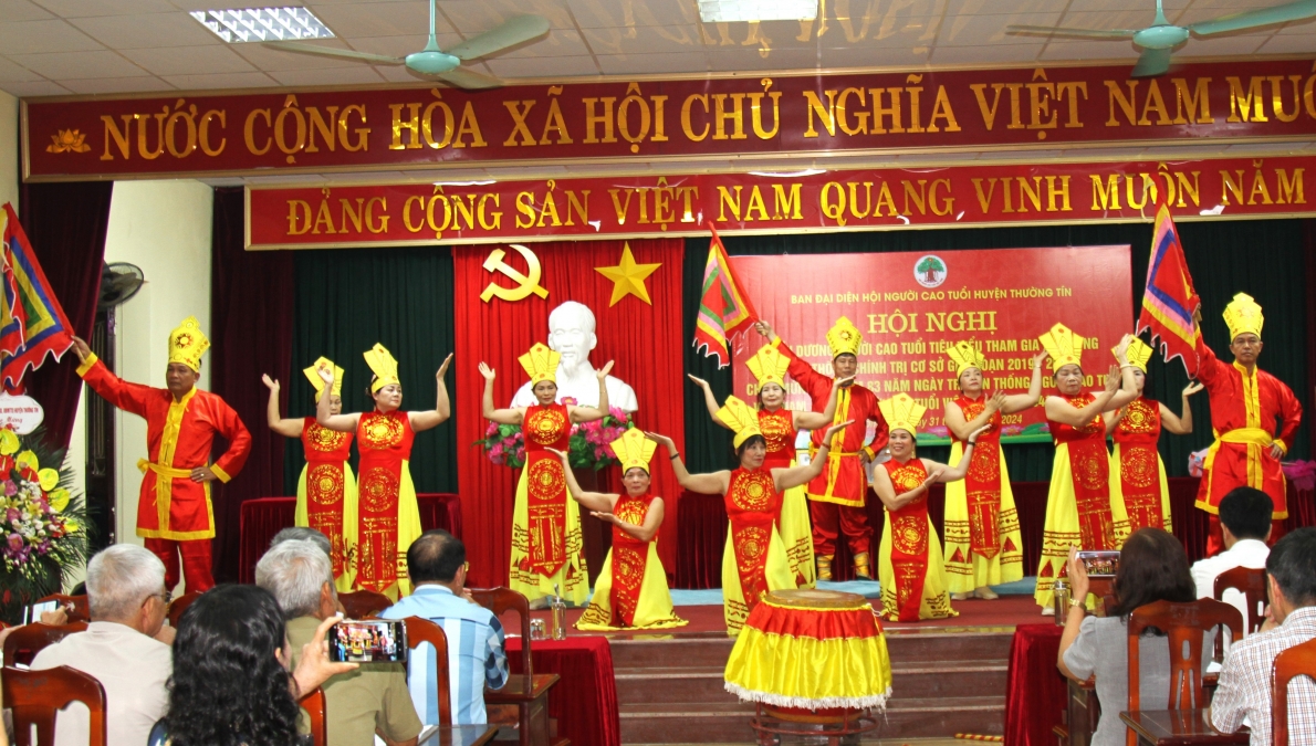 Tiết mục văn nghệ của NCT huyện Thường Tín, TP Hà Nội