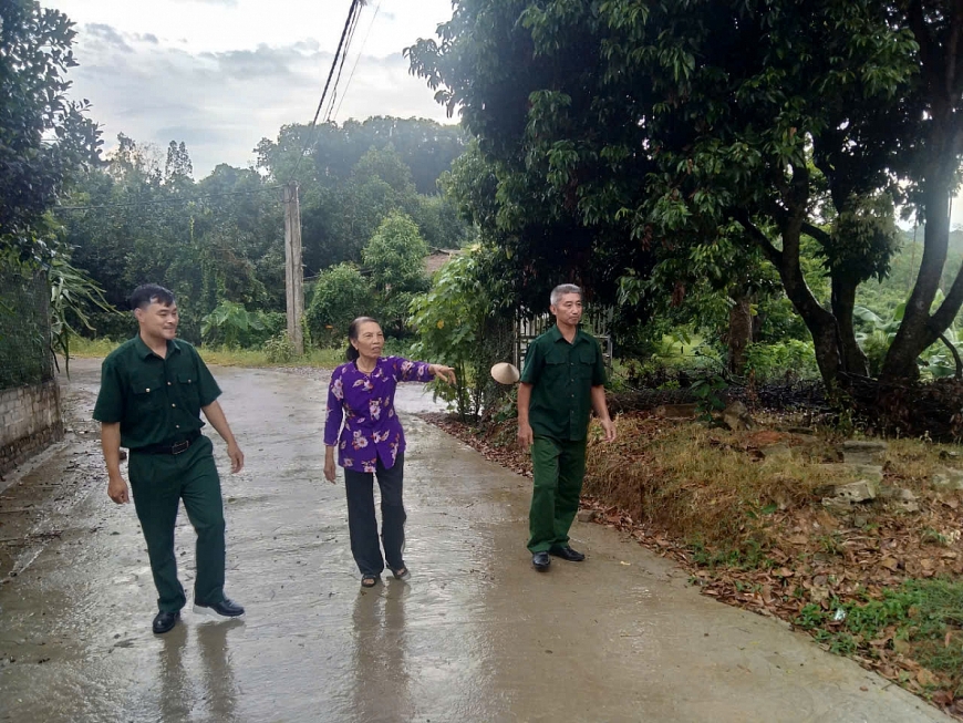 Hai hội viên người cao tuổi xã Sơn Đà hai lần hiến đất