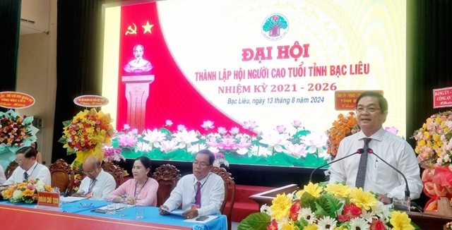 Ông Huỳnh Chí Nguyện phát biểu tại Đại hội