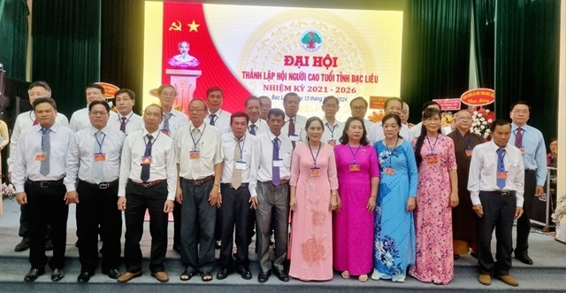 Ban Chấp hành Hội NCT tỉnh Bạc Liêu, nhiệm kì 2021-2026 ra mắt Đại hội.