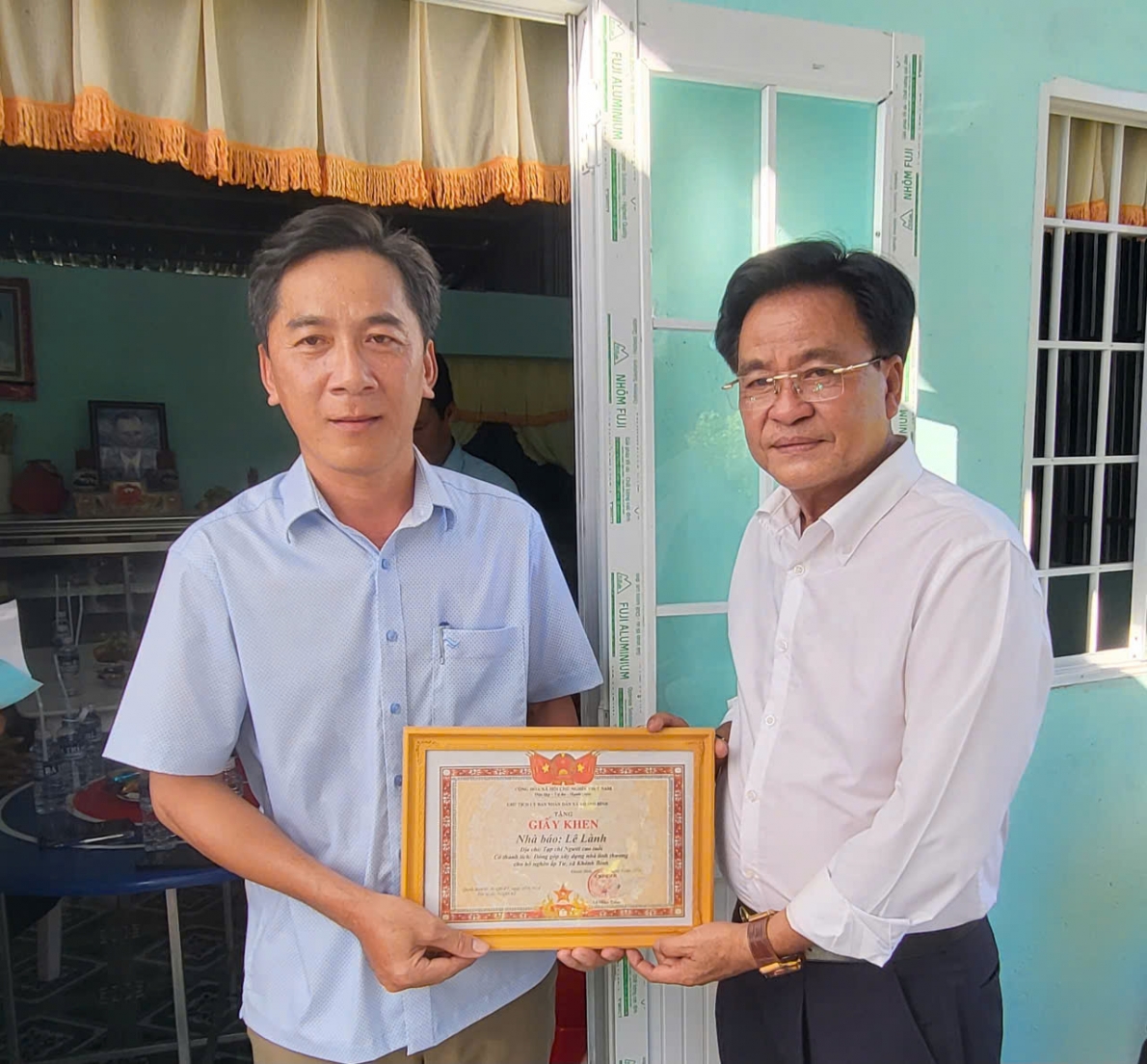 Trao tặng nhà ở cho gia đình NCT nghèo ở ấp Tư, xã Khánh Bình